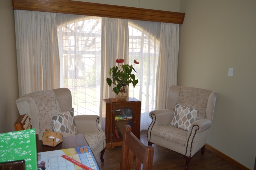 6 Bedroom Property for Sale in Flamwood North West